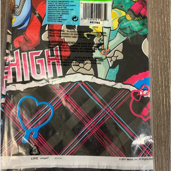 Monster High Dolls Tablecover Party Supply Plastic NOS 2011 54" x 84" Sealed - Picture 9 of 11